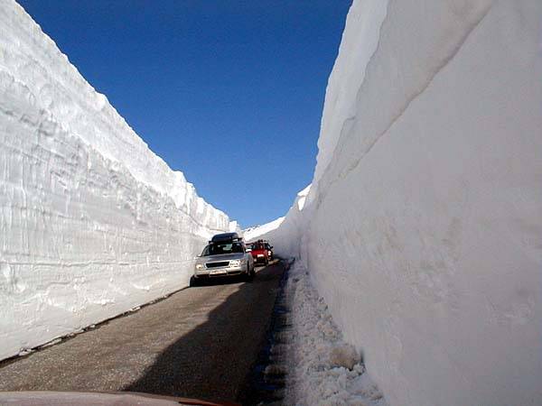 snow-road-tunnel-norway